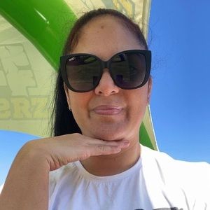 Meet your Posher, Adelene